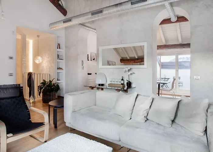 Apartment Sweet Como